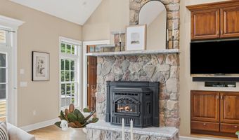 62 Dupaw Gould Rd, Brookline, NH 03033
