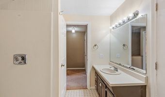 10 Tuck Farm Rd 4, Auburn, MA 01501