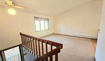 3 Lakeview Dr, Narragansett, RI 02882