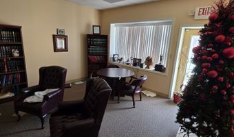 22 W 8th St, Anderson, IN 46016