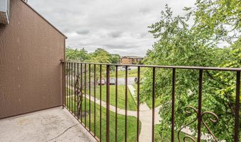 730 N Briar Hill Ln 5, Addison, IL 60101