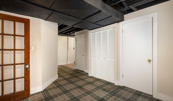 4120 Woodland Dr, Ann Arbor, MI 48103