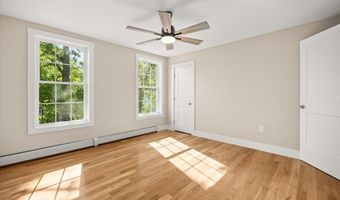 33 Brookline St, Abington, MA 02351