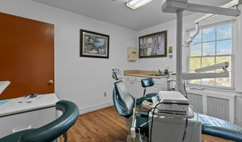 74 Valley Rd, Middletown, RI 02842