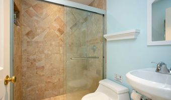 1 Seaview Ave 4, Newport, RI 02840