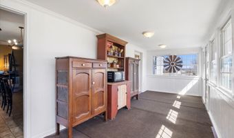137 E 1400 Rd, Baldwin City, KS 66006