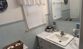 28 Cambridge Ct, Anderson, IN 46012