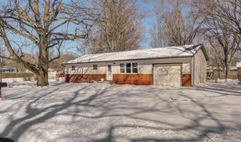 667 W Elm St, Aurora, MO 65605