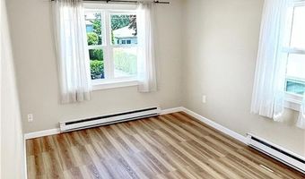 57 Friendship St, Newport, RI 02840