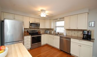 8 Teaberry Ln, Bedford, NH 03110