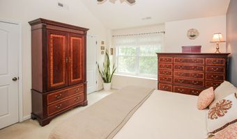 6 Lawrence Ave 6, Danbury, CT 06810