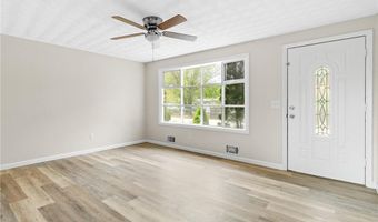 4 Ellsworth St, Warwick, RI 02886