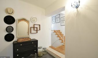 3806 SULGRAVE Dr, Alexandria, VA 22309