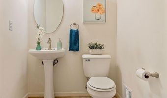 7716 EFFINGHAM Sq, Alexandria, VA 22315