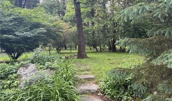 429 Howland Rd, East Greenwich, RI 02818