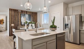 4749 N Valdai Ct, Aurora, CO 80019