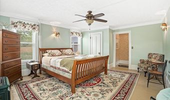 5 Greenhouse Ln, Bradford, NH 03221