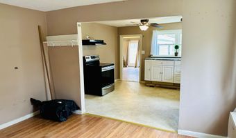 28 Mount Vernon Rd, Augusta, ME 04330