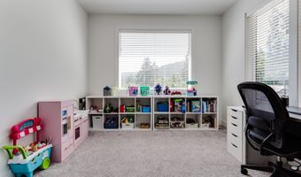 967 S 66TH Pl, Springfield, OR 97478