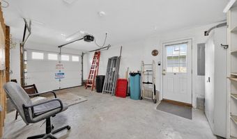 11 Johnson Ave, North Kingstown, RI 02852