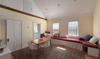 25 Marsh St, Newport, RI 02840