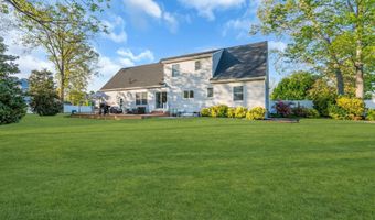 65 Serpentine Dr, Bayville, NJ 08721