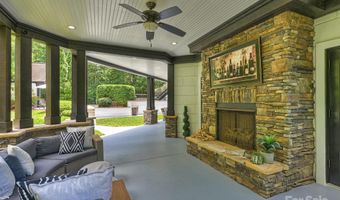 2207 Trapper Ct, Charlotte, NC 28270