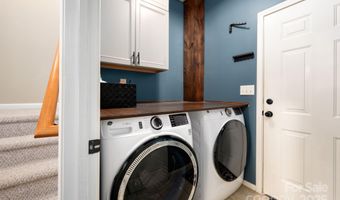 207 Farm Creek Dr E, Asheville, NC 28806