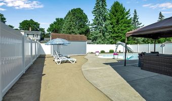 36 Schimwood Dr, Amherst, NY 14068