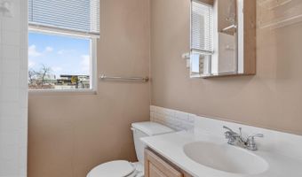 1820 SWANN St NW #403, Washington, DC 20009