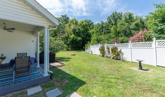 765 Spring Hill Farm Dr, Ballwin, MO 63021