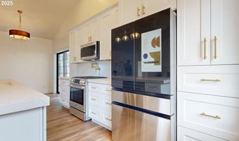 1346 NAUTICAL HEIGHTS Dr, Brookings, OR 97415