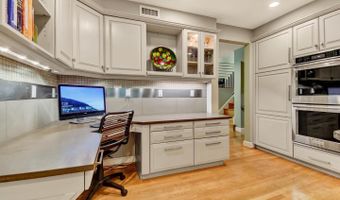 5829 MARBURY Rd, Bethesda, MD 20817