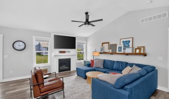 3624 NE Winding Trail Dr, Ankeny, IA 50021