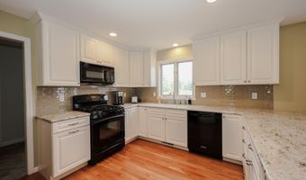 4 Jennifer Ln, Amherst, NH 03031