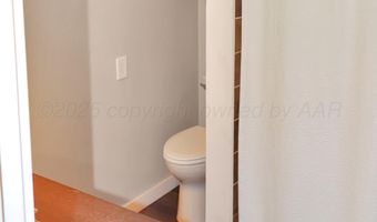 105 E Matador Dr, Adrian, TX 79001