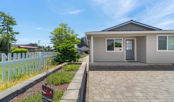 860 1ST St SE, Bandon, OR 97411