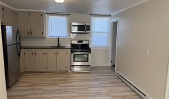 33 Saint Elizabeth St 2, Bristol, RI 02809