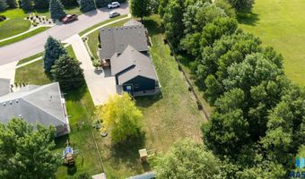 212 N Fairway Dr, Brandon, SD 57005