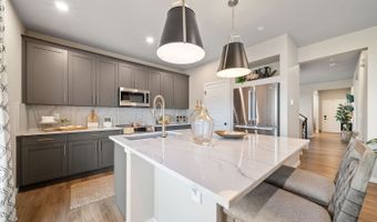 22292 E 38th Pl, Aurora, CO 80019