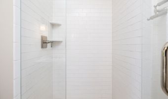 35 Foothills Dr, Avon, CT 06001