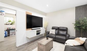 54 Salem Ave, Cranston, RI 02920