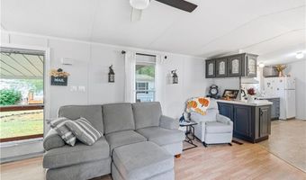 7 Kelly Ln, Coventry, RI 02816