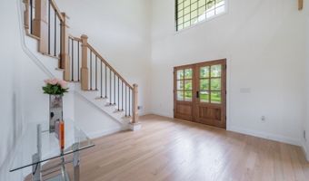2 Buckingham Rd, Bayonne, NJ 07035