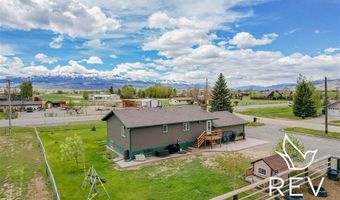 8 Mountain Dr, Cody, WY 82414