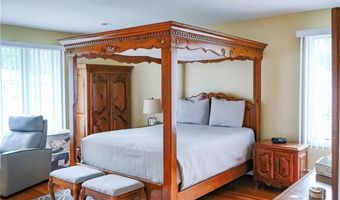 42 Elmdale Ave, Johnston, RI 02919