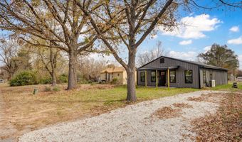 930 Porter Ave, Aurora, MO 65605