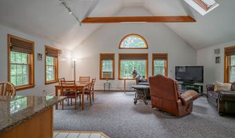 68 Merrimack Rd, Amherst, NH 03031