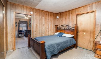 210 Lincoln St, Badin, NC 28009