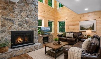 549 Clubhouse Dr, Banner Elk, NC 28604